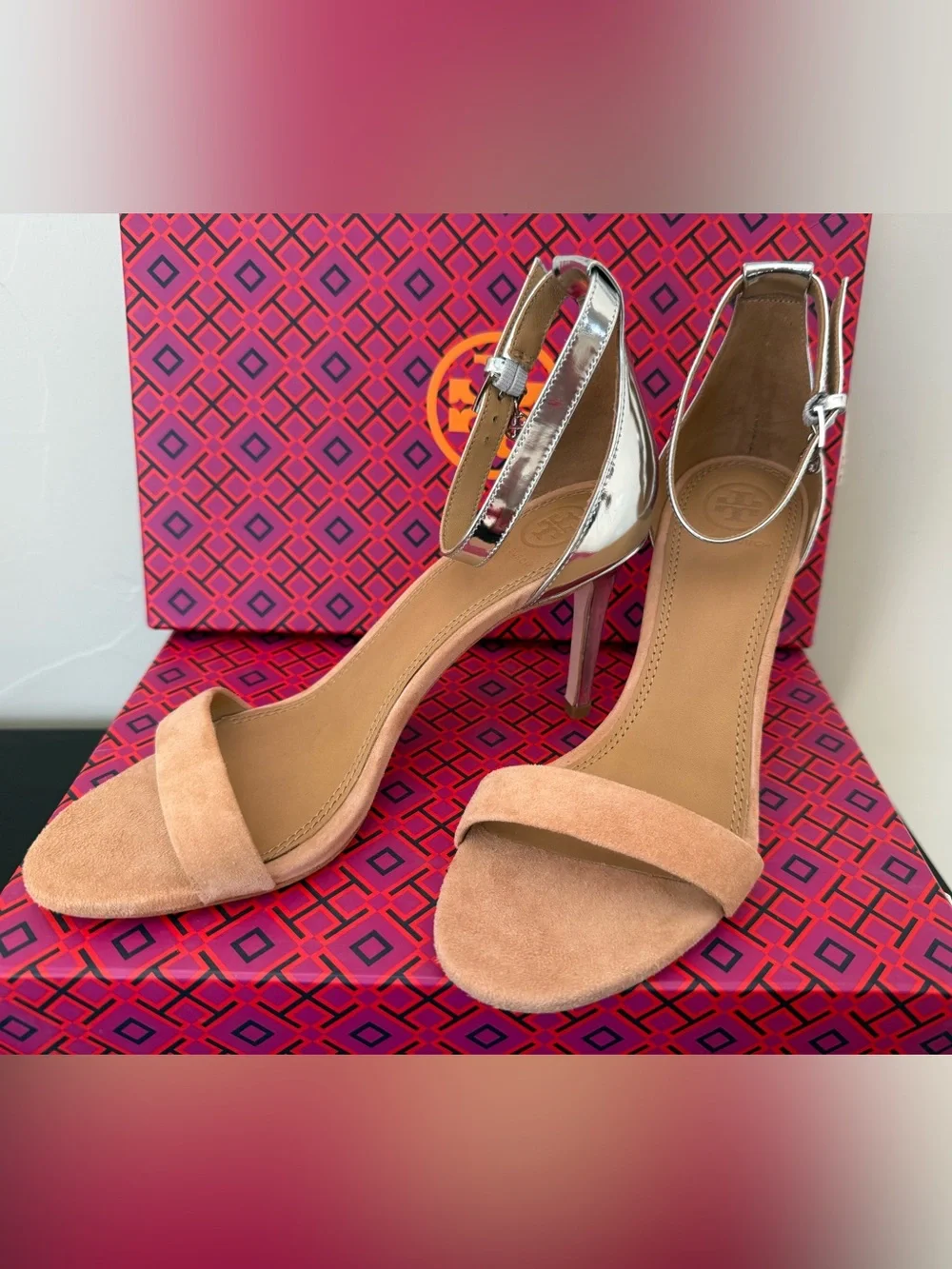 Tory Burch tory burch